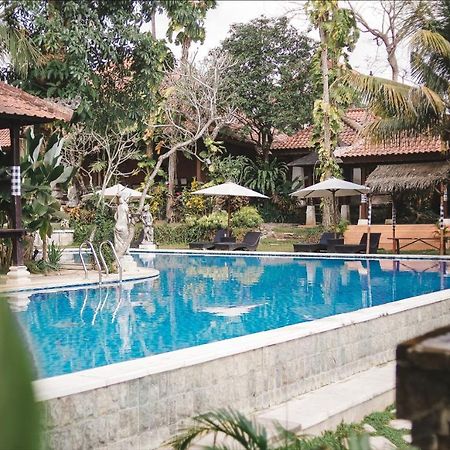 Ubud Hotel & Cottages Malang Exterior foto